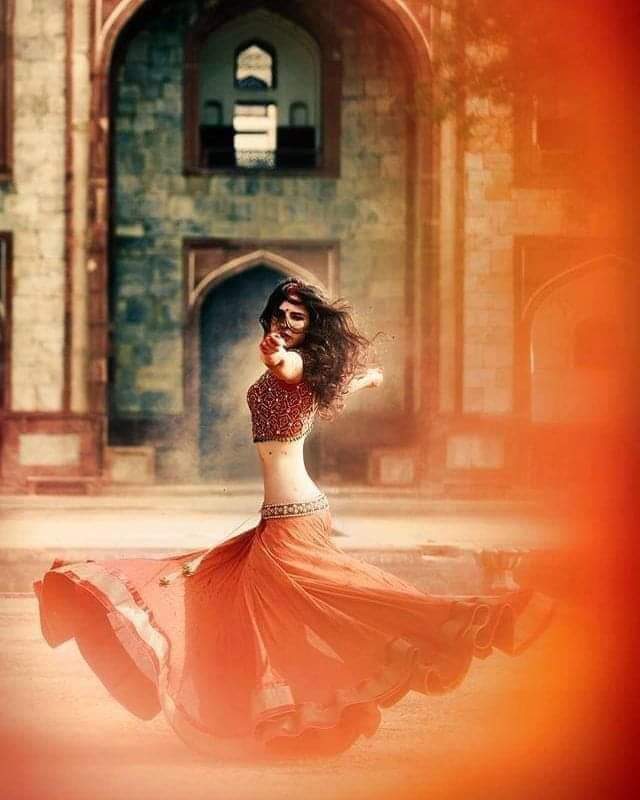 LEZIONE DI DANZA CREATIVA - Erboristeria Il Mondo Alchemico