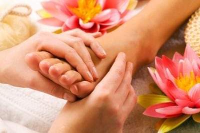 TRATTAMENTO CURATIVO PER IL BENESSERE DEI PIEDI - Erboristeria Il Mondo Alchemico