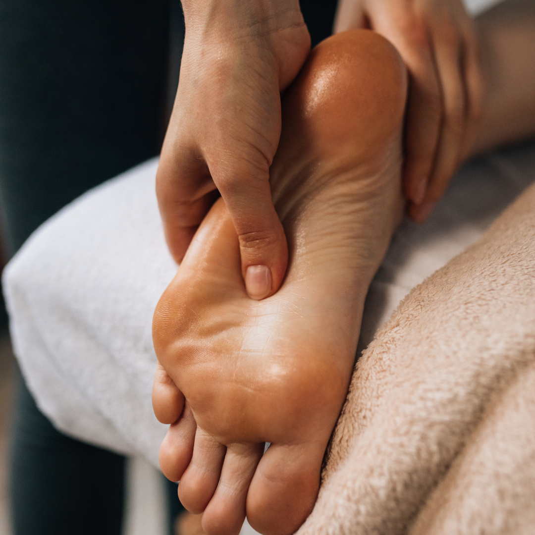 TRATTAMENTO CURATIVO PER IL BENESSERE DEI PIEDI - Erboristeria Il Mondo Alchemico
