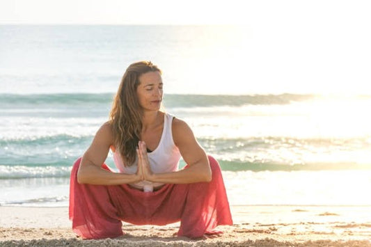 Malasana posizione della ghirlanda yoga – Erboristeria Il Mondo Alchemico